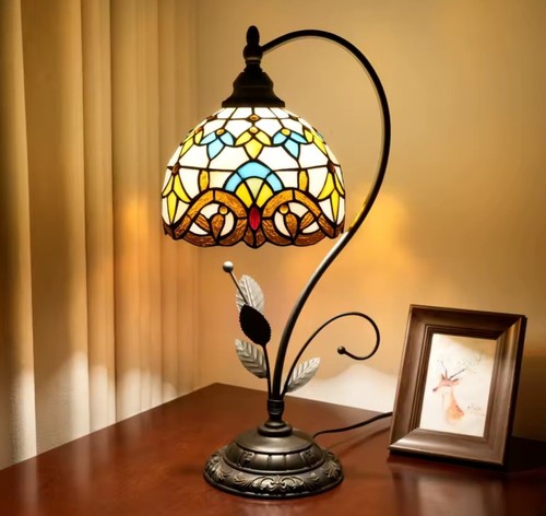 Tiffany style table lamp - style,