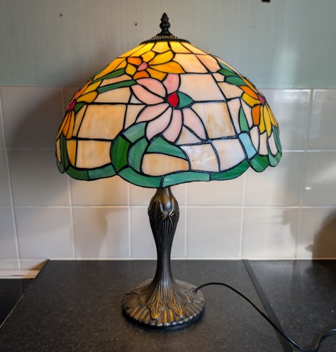 Tiffany style table lamp - tiffany,